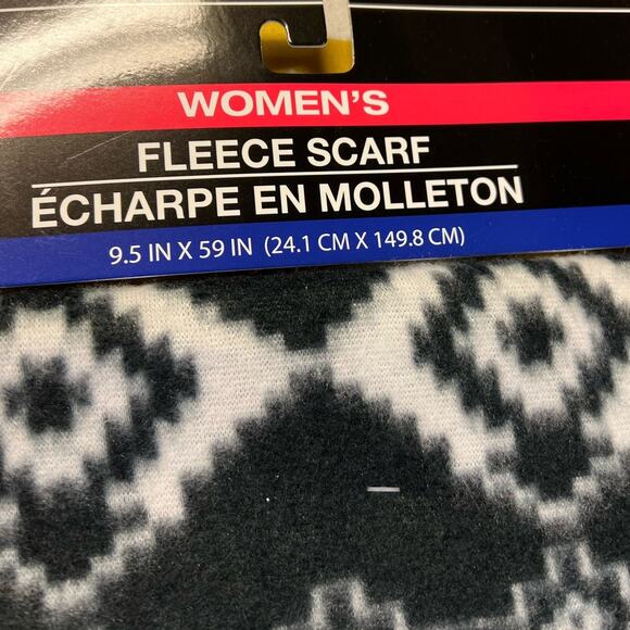 NWT Fleece Fringed Scarf Black and White Geometric Print - Picture 3 of 5